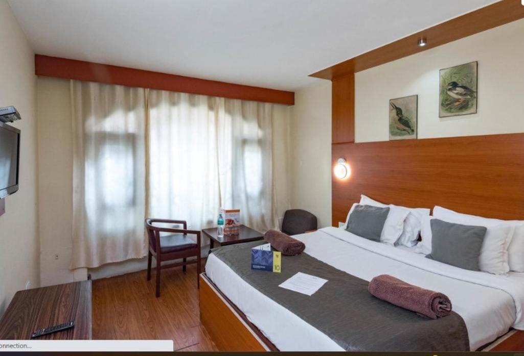 Devi Enterprises - Hotel Khems Ooty Bagian luar foto