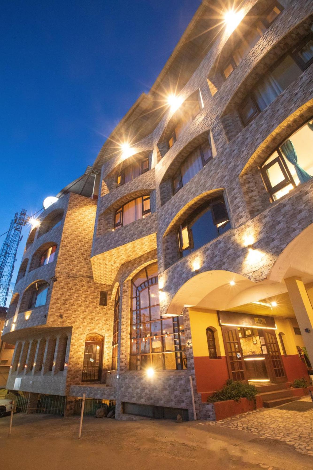 Devi Enterprises - Hotel Khems Ooty Bagian luar foto
